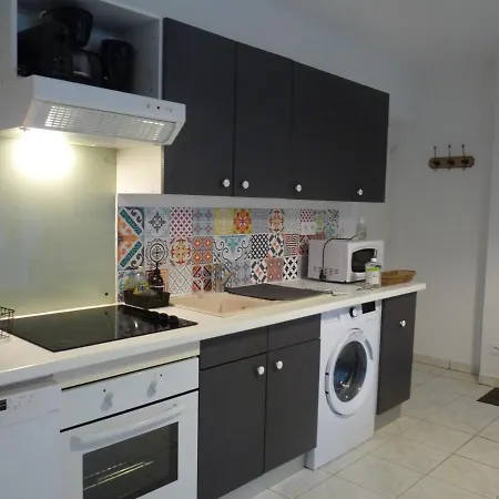 Les De Sylvie Apartman